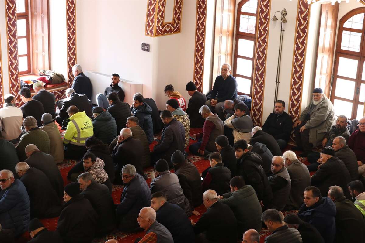 Konya ayağa kaldırdı! Habibi Neccar’da 3 yıl sonra ilk cuma 13